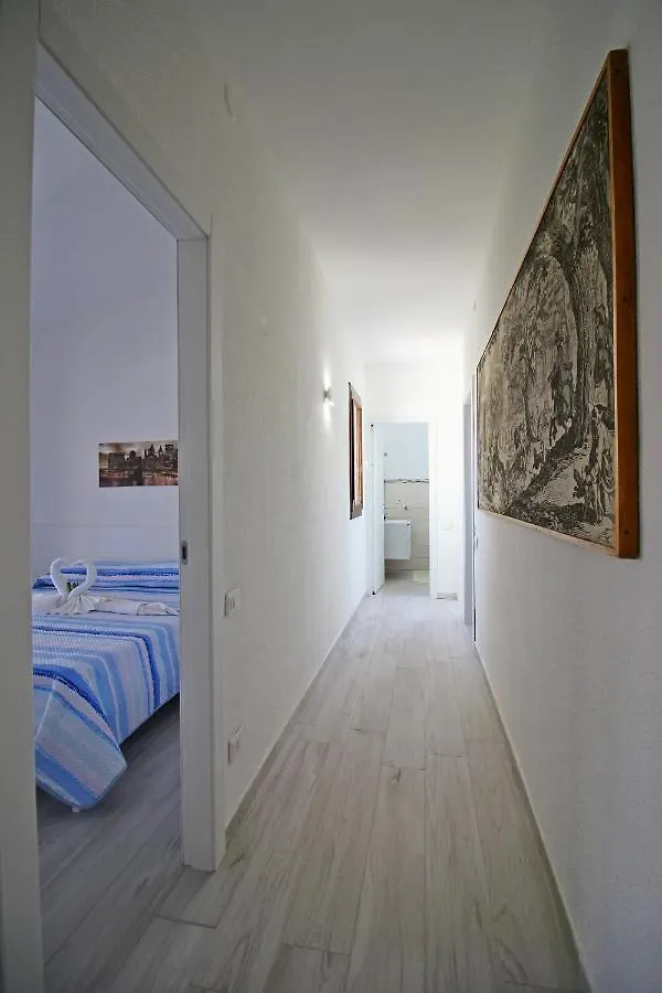 Apartment Case Vacanza Baiazzurra Monte Nai Italien