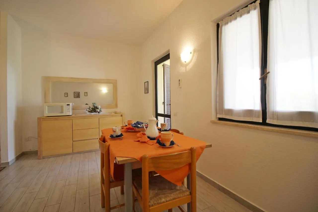 Case Vacanza Baiazzurra Monte Nai 0*,